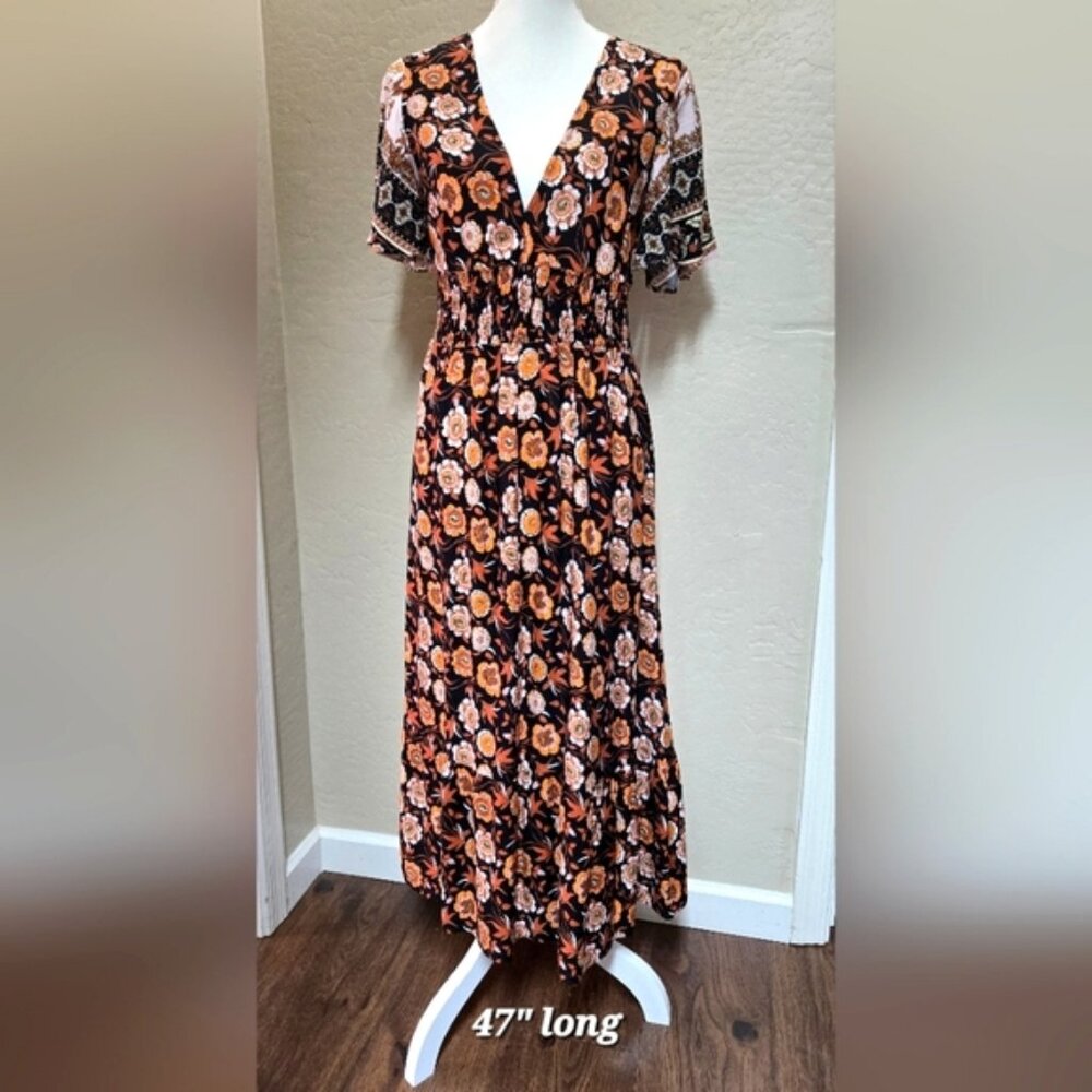 Dress Day Floral V-Neck Maxi Floral Dress. Size S